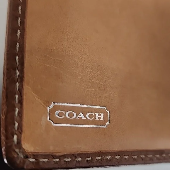 Vintage Coach Soho Wallet - Picture 13 of 16